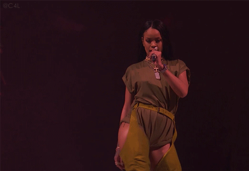 Rihanna dance on the concert GIF - AngryGIF